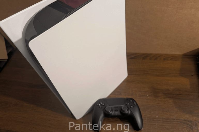 UK Used PS5 Console in Excellent Condition – Complete Package